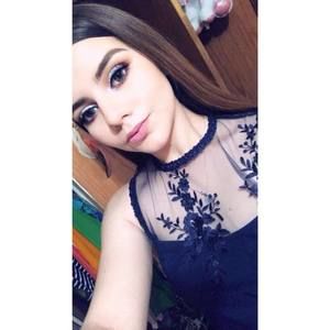 Meet your Posher, Roxanna